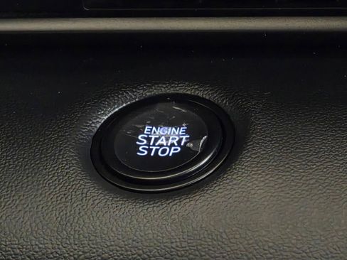 Certified 2025 Hyundai Elantra Sport FWD image 30