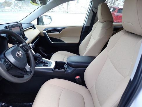 Certified 2022 Toyota RAV4 XLE image 15