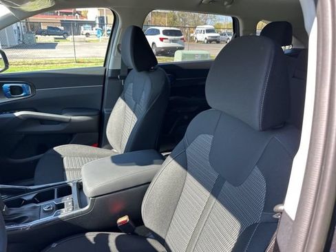 New 2026 Kia Sorento LX FWD image 8