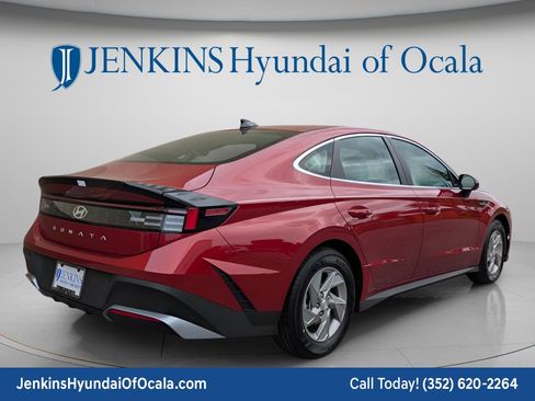 New 2026 Hyundai Sonata SE FWD image 3