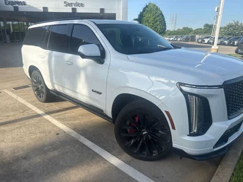 Used 2026 Cadillac Escalade V w/ LPO, ONYX Package AWD/4WD image 4