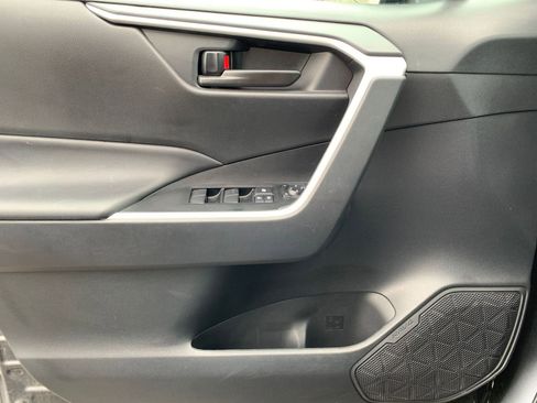 Used 2025 Toyota RAV4 LE image 20