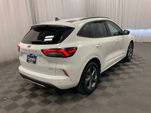 Used 2024 Ford Escape ST-Line image 3