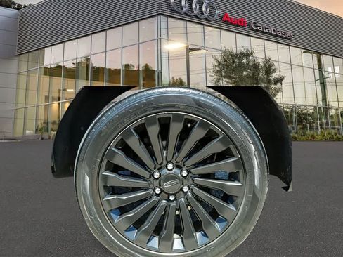 Used 2019 Lincoln Navigator L Reserve AWD/4WD image 6