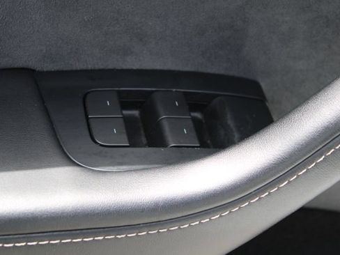 Used 2023 Tesla Model Y Long Range AWD/4WD image 9