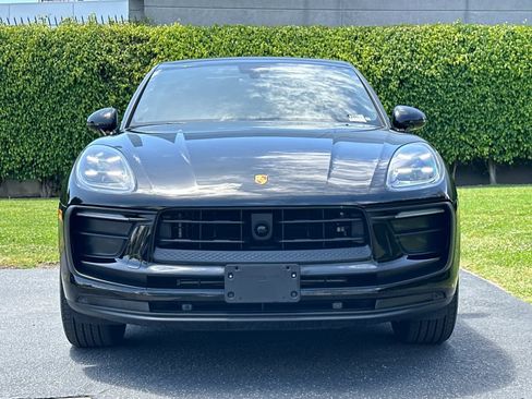 Certified 2025 Porsche Macan AWD/4WD image 11