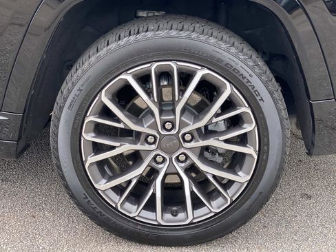 Used 2025 Jeep Grand Cherokee L Summit AWD/4WD image 17