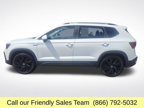 Used 2024 Volkswagen Taos SE w/ Black Wheel Plus Package AWD/4WD image 2
