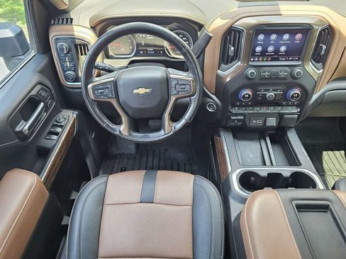 Used 2022 Chevrolet Silverado 2500 High Country w/ Safety Package II AWD/4WD image 16