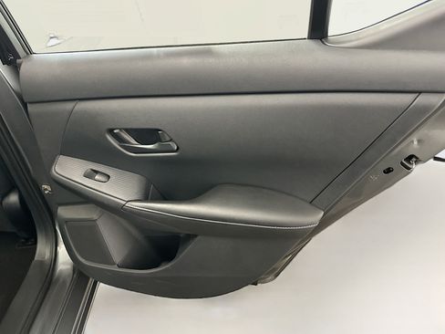 Used 2025 Nissan Sentra SV FWD image 30