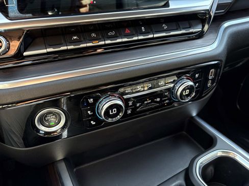 Certified 2022 GMC Sierra 1500 SLT w/ SLT Convenience Package image 23