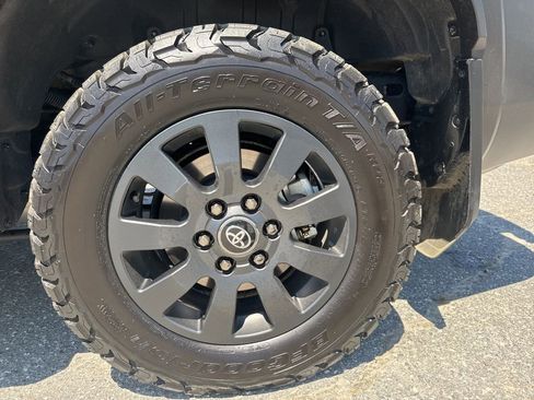 Used 2024 Toyota Land Cruiser image 32