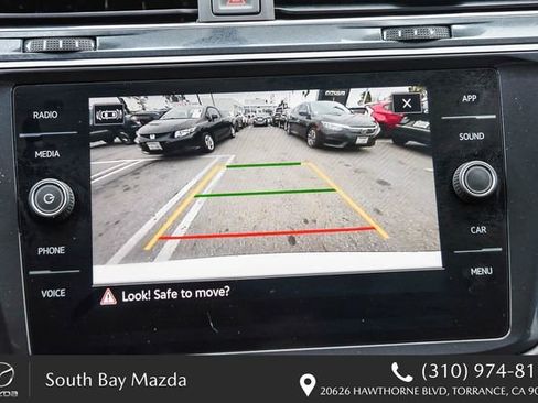 Used 2021 Volkswagen Tiguan SE w/ Panoramic Sunroof Package FWD image 21