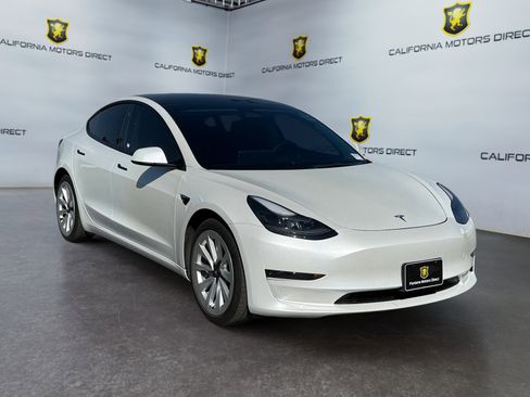 Used 2023 Tesla Model 3 Standard Range RWD image 7