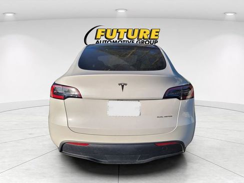 Used 2023 Tesla Model Y Long Range image 4