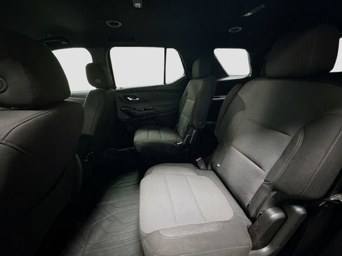 Used 2023 Chevrolet Traverse LT FWD image 24
