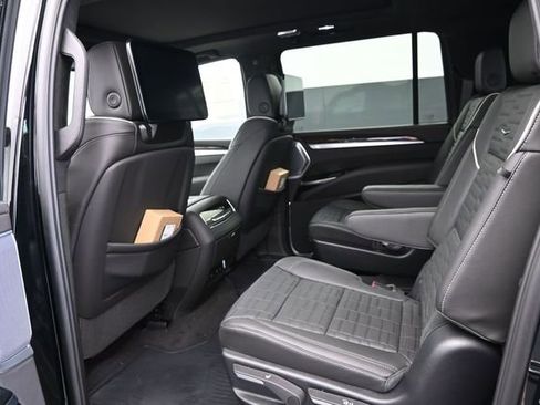 New 2026 Cadillac Escalade ESV Platinum Sport AWD/4WD image 13