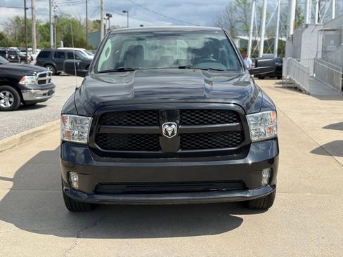 Used 2018 RAM 1500 Express w/ Express Value Package AWD/4WD image 3