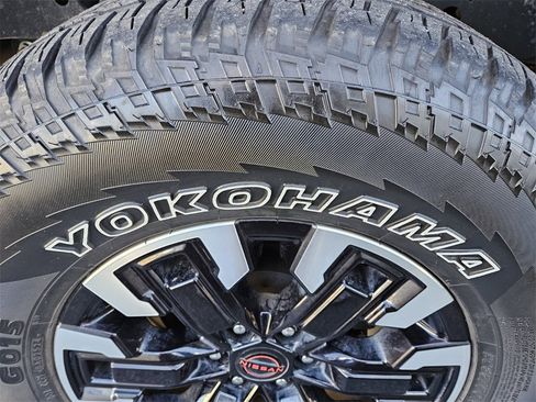 Used 2023 Nissan Frontier PRO-4X w/ Pro Convenience Package image 10