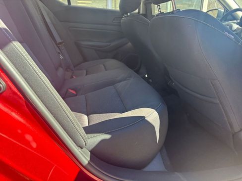 Used 2025 Nissan Altima 2.5 SV image 41