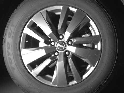 Used 2025 Nissan Pathfinder SV image 13