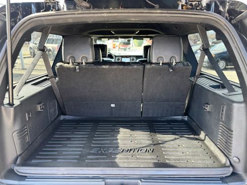 Used 2016 Ford Expedition EL Platinum image 17