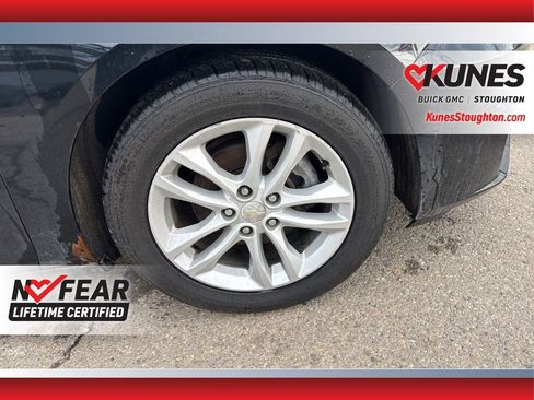 Used 2017 Chevrolet Malibu LT image 15