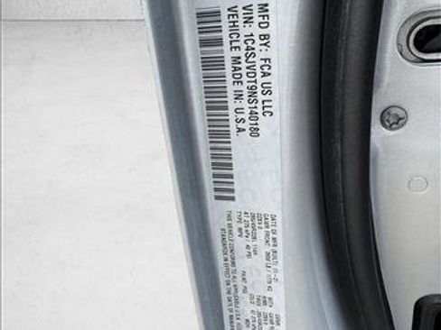 Used 2022 Jeep Wagoneer Series III w/ Premium Group I image 24