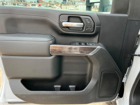 Used 2021 Chevrolet Silverado 3500 LTZ w/ LTZ Convenience Package image 15