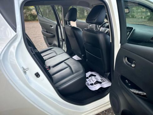 Used 2013 Nissan Leaf SL image 4