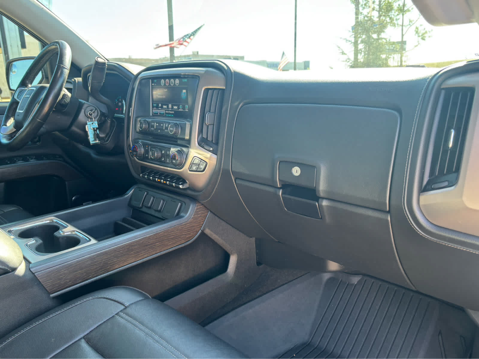 Used 2018 GMC Sierra 1500 Denali w/ Denali Ultimate Package AWD/4WD image 11