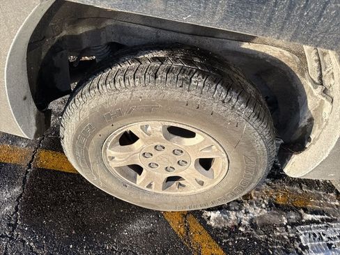 Used 2002 Chevrolet Avalanche 2WD image 13