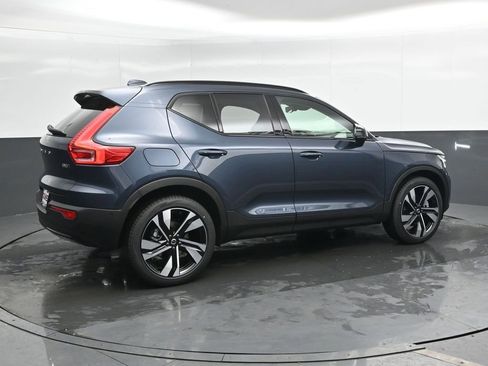 New 2026 Volvo XC40 B5 Ultra w/ Climate Package AWD/4WD image 2