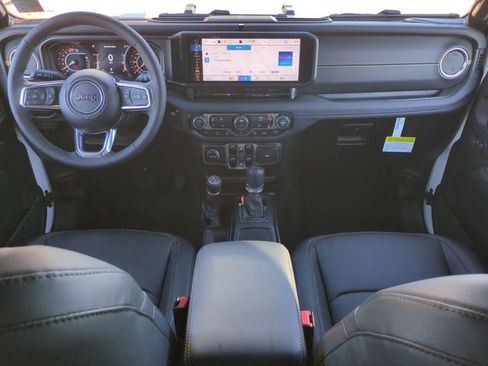 New 2026 Jeep Wrangler Unlimited Sahara AWD/4WD image 15