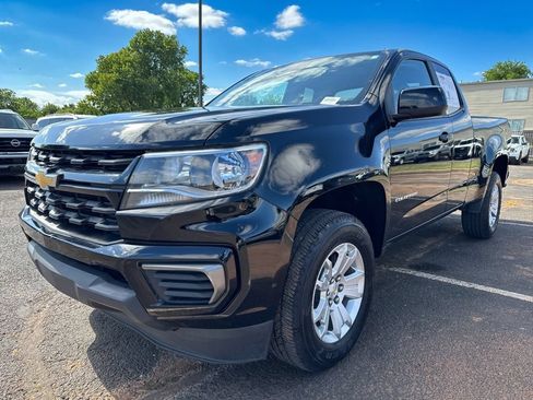 Used 2022 Chevrolet Colorado LT w/ Fleet Safety Package RWD image 3