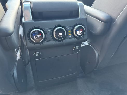 Used 2017 Land Rover Discovery HSE AWD/4WD image 27