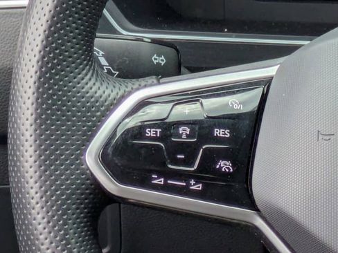 Used 2022 Volkswagen Tiguan SEL R-Line AWD/4WD image 19