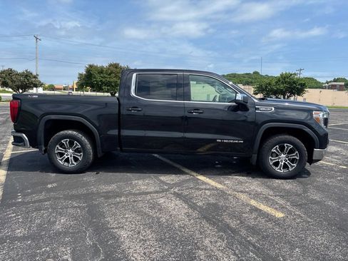 Used 2019 GMC Sierra 1500 SLE w/ X31 Off-Road Package AWD/4WD image 4
