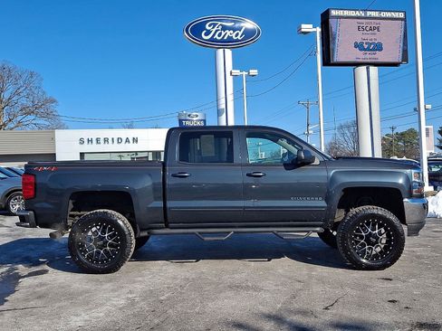 Used 2018 Chevrolet Silverado 1500 LT w/ LT Eassist Package image 7