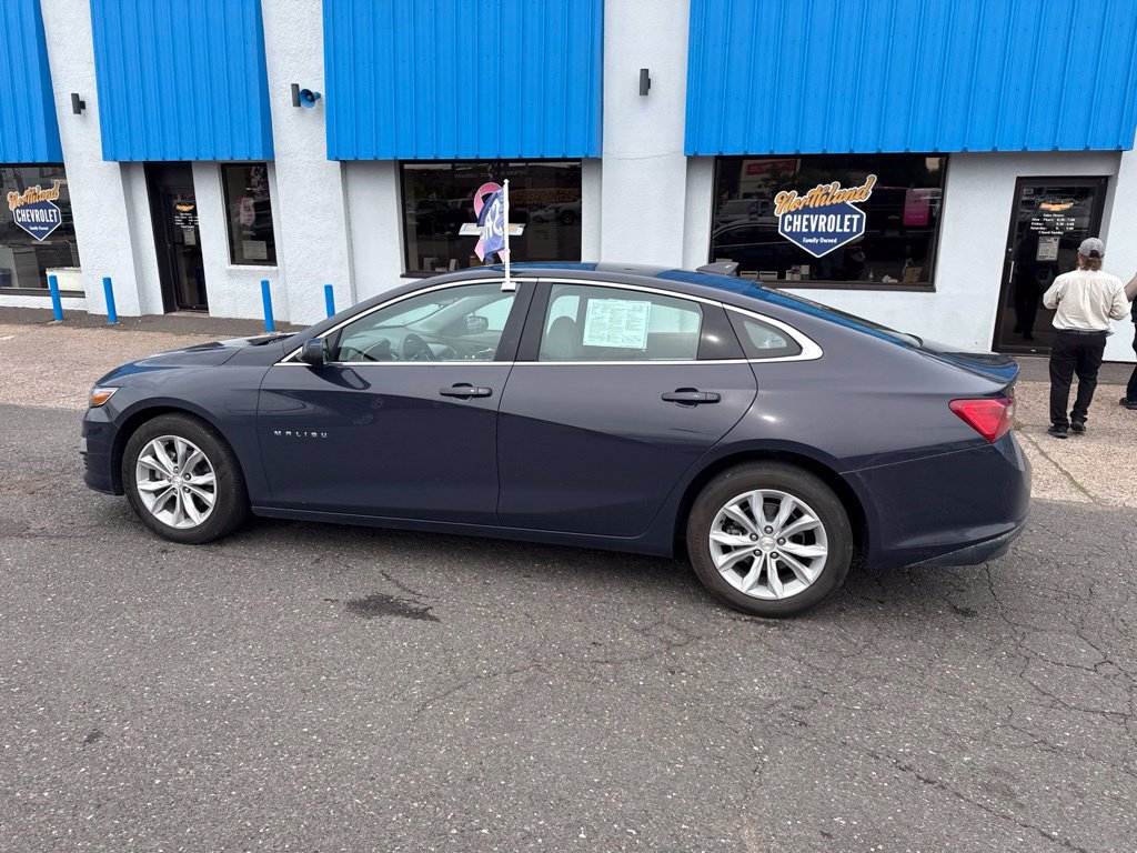 Used 2025 Chevrolet Malibu LT FWD image 17