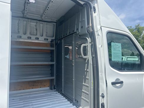 Used 2020 Nissan NV 2500 SV w/ Back Door Glass Package image 20