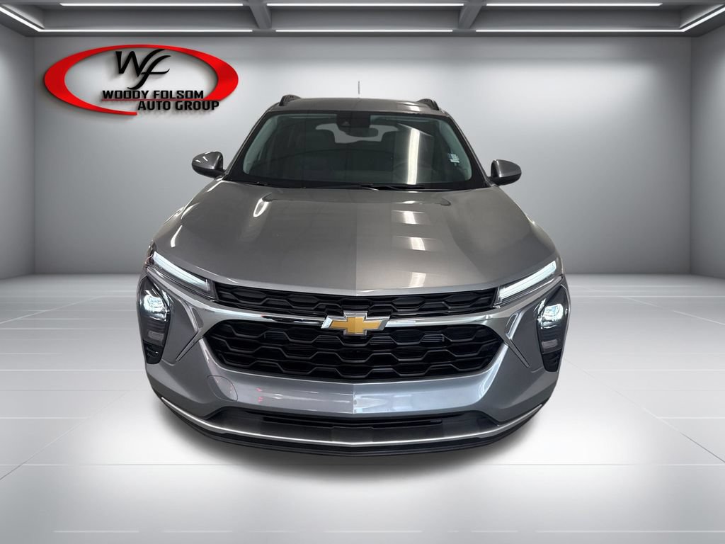 New 2026 Chevrolet Trax LT w/ LT Convenience Package FWD image 2