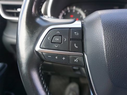 Used 2021 Toyota Highlander XLE FWD image 8