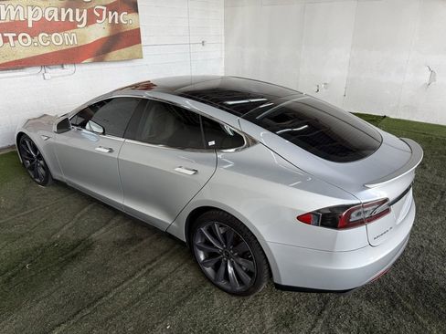 Used 2012 Tesla Model S Signature Performance image 17