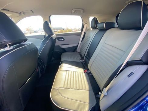 Certified 2022 Nissan Rogue SV image 18