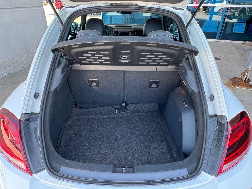 Used 2018 Volkswagen Beetle 2.0T Dune FWD image 30
