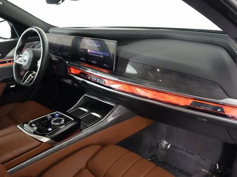 Certified 2024 BMW i7 xDrive60 w/ Executive Package AWD/4WD image 9