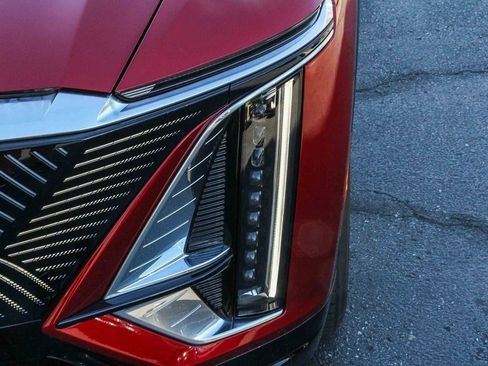 New 2025 Cadillac Lyriq Luxury image 10