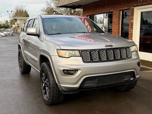 Used 2018 Jeep Grand Cherokee Altitude image 1