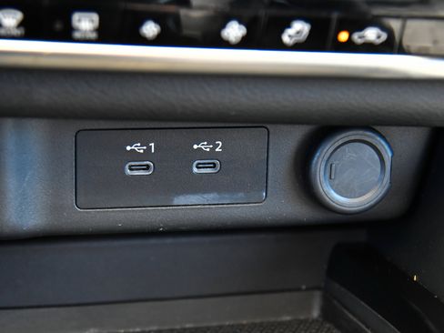 Used 2025 Nissan Rogue SV FWD image 24